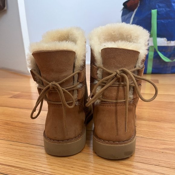 UGG Naiyah Lace-Back Size 6 - Picture 3 of 5